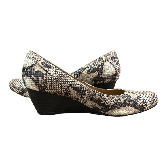 Clark's Collection Soft Cushion Beige & Brown Snake Print Brielle Wedge Pumps 9 - Picture 5 of 11